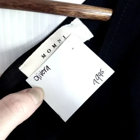 Momni Wrap Around Cropped Blouse - Picture 6 of 7